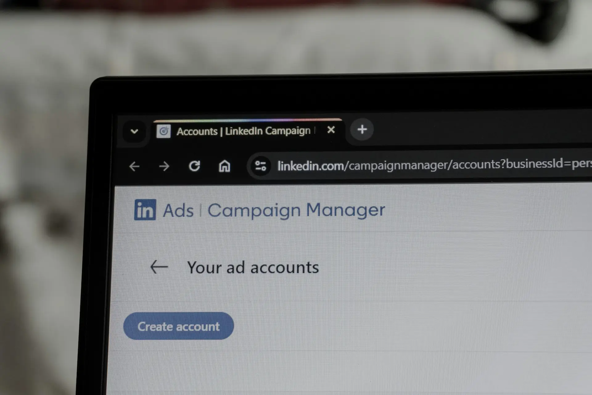 Anzeigenmanager einer digitalen Kampagne auf einem Bildschirm